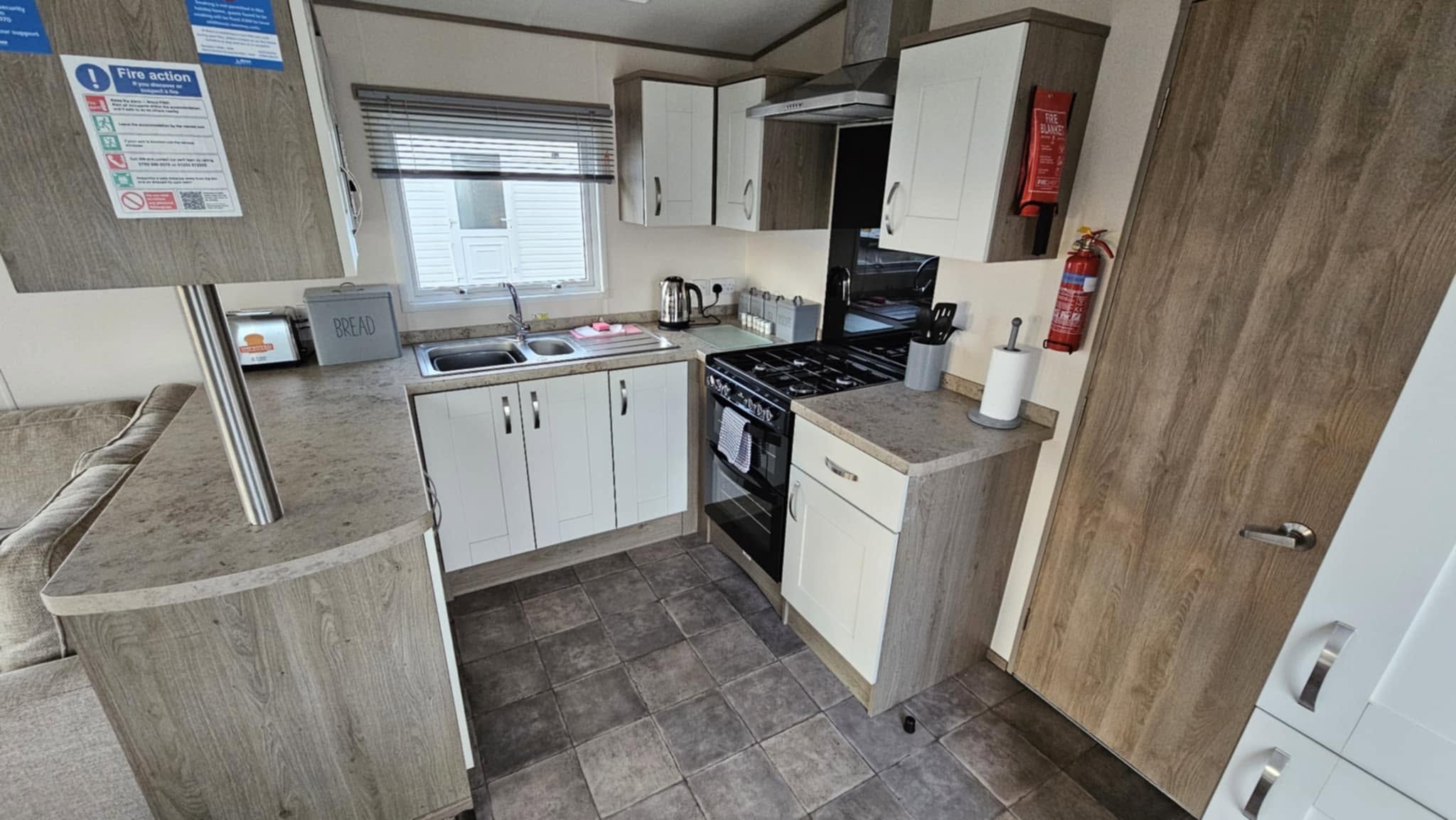 Boundary Road fully equipped kitchen